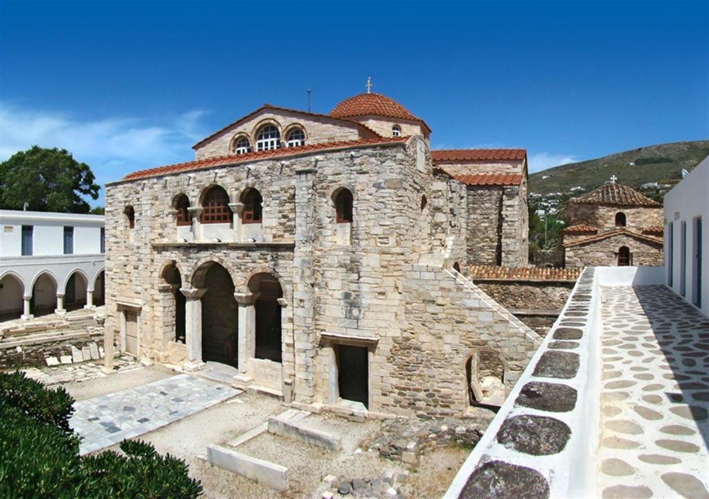 KATO YIALOS PAROS